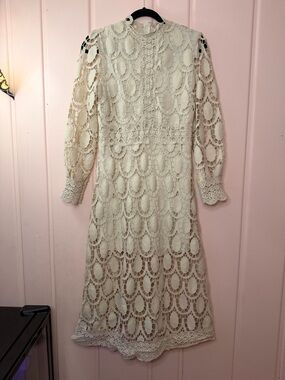 Lace Midi Dress in Cream - Elegant Long Sleeve Sz medium
